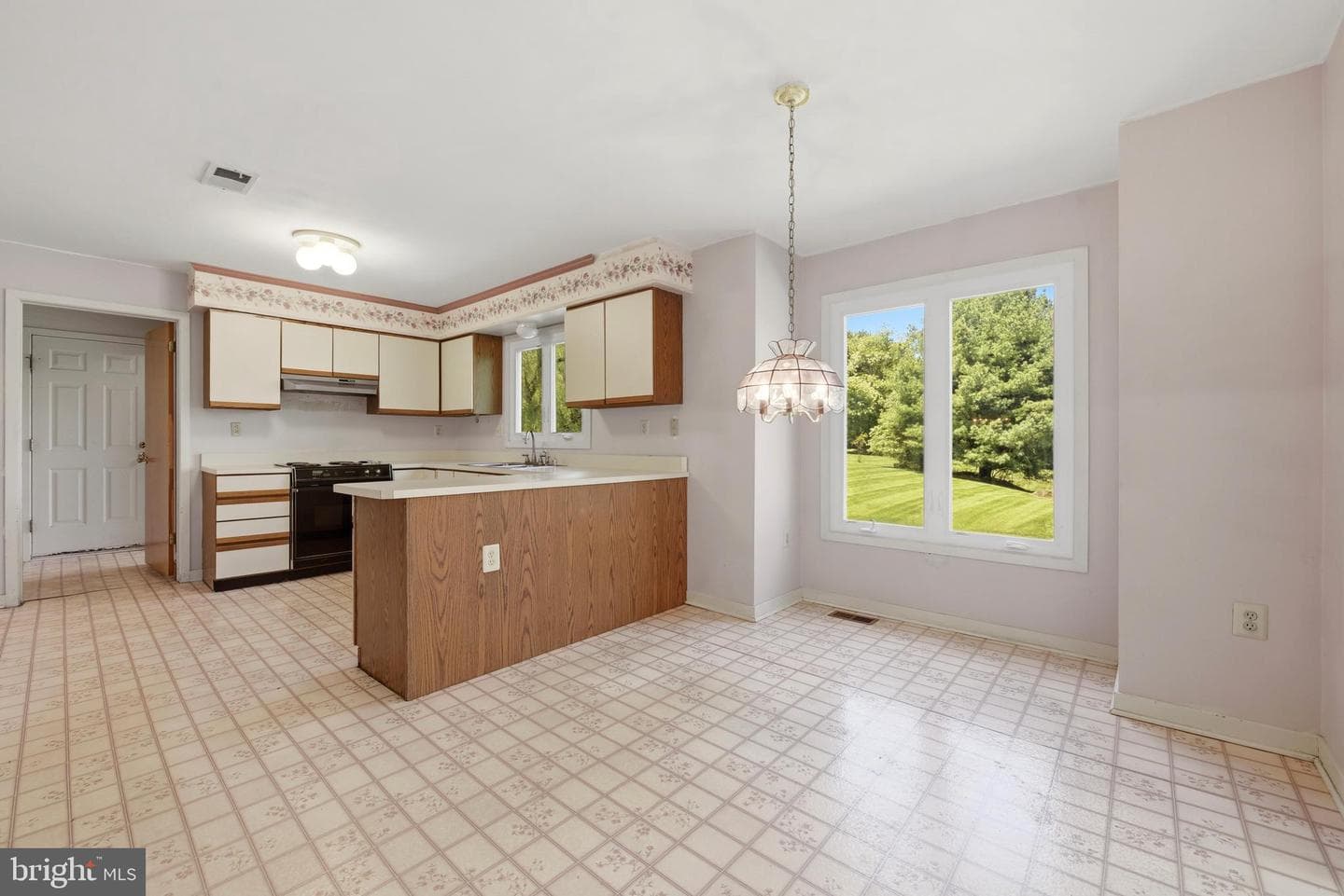 1 Glen Meadow Drive photo 16