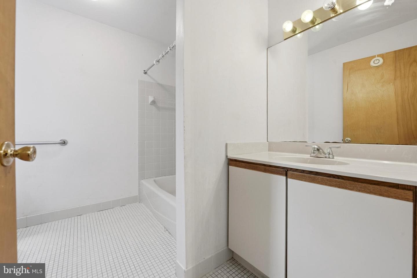 1 Glen Meadow Drive photo 26