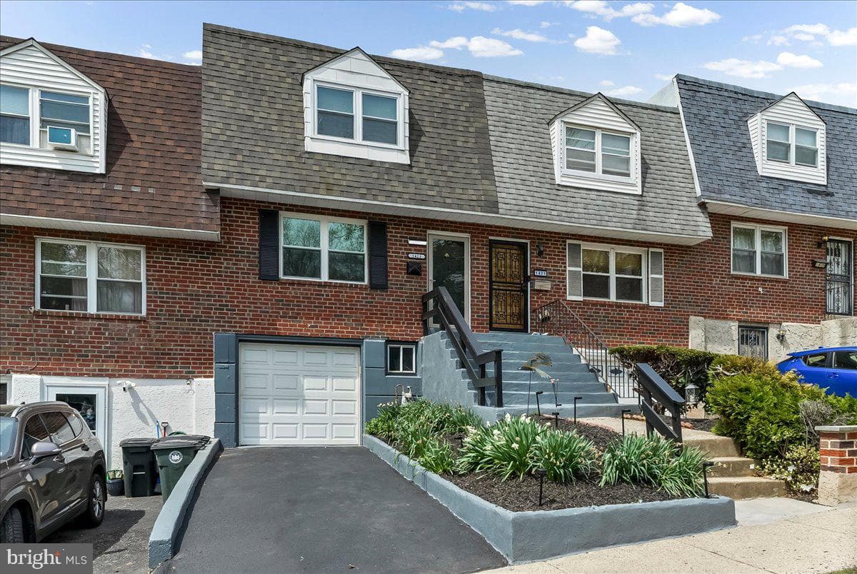 1423 Rainer Road photo 1
