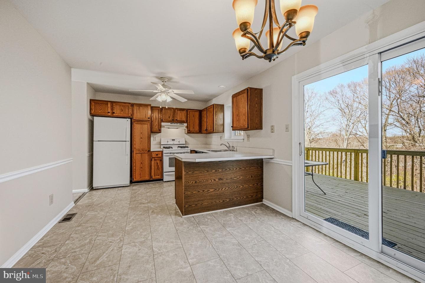 94 Victoria Drive photo 13