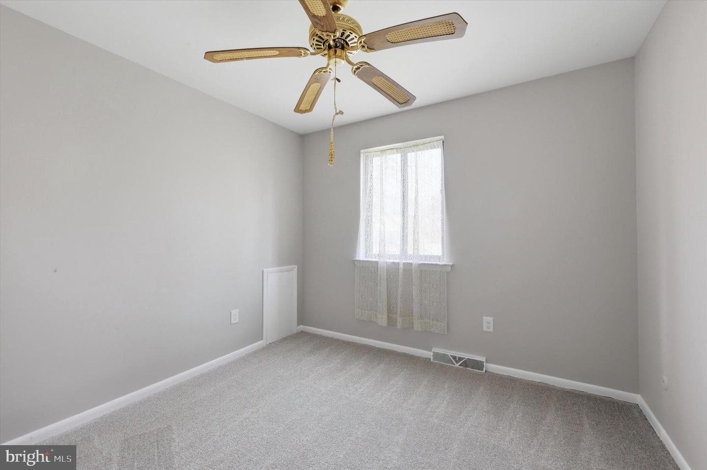 211 E Providence Road photo 17