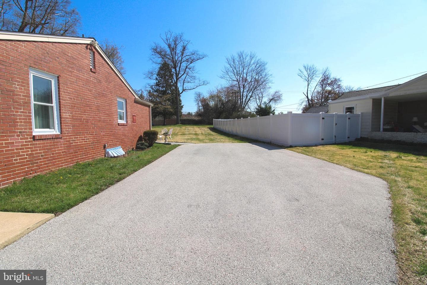 139 W Sylvan Drive photo 6
