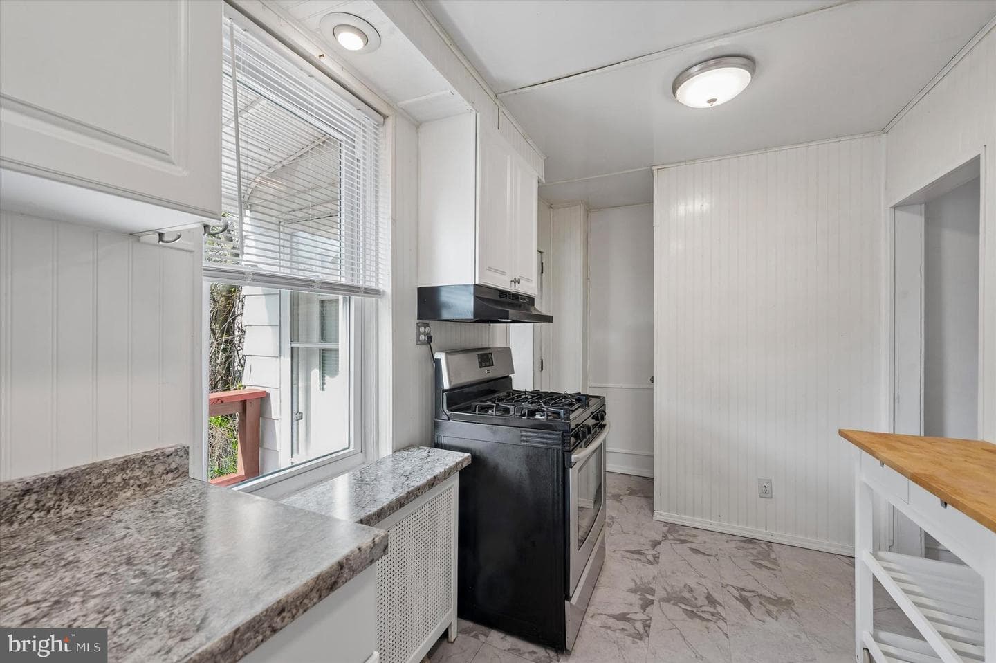 1008 E 18th Street photo 13