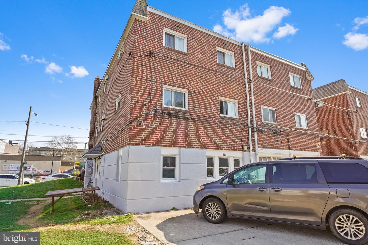 601 Bywood Avenue photo 26