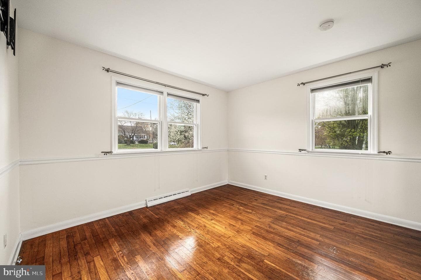 5946 Chichester Avenue photo 12