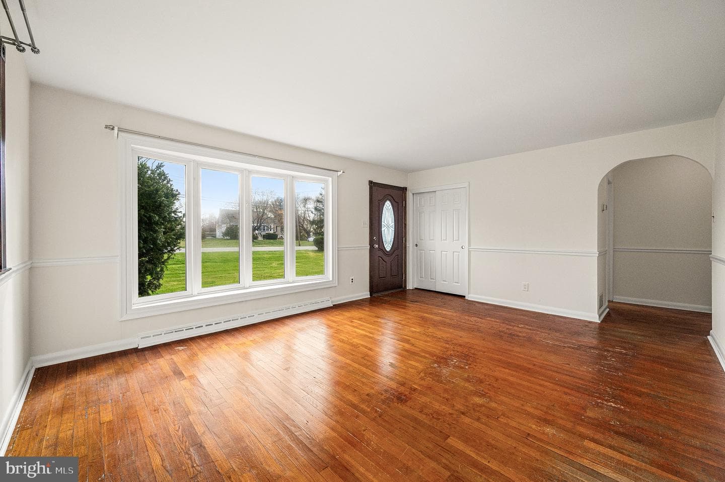 5946 Chichester Avenue photo 5