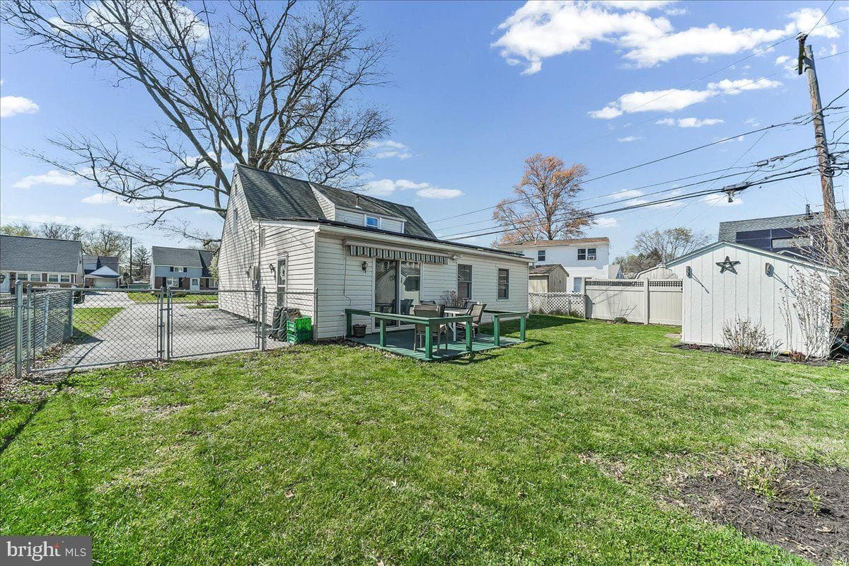 722 Brighton Terrace photo 3