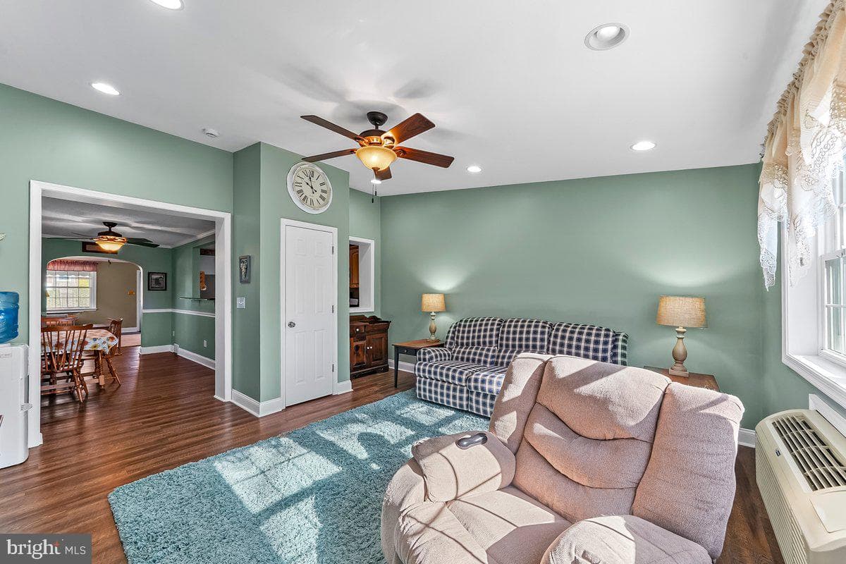 114 Lakeview Drive photo 13