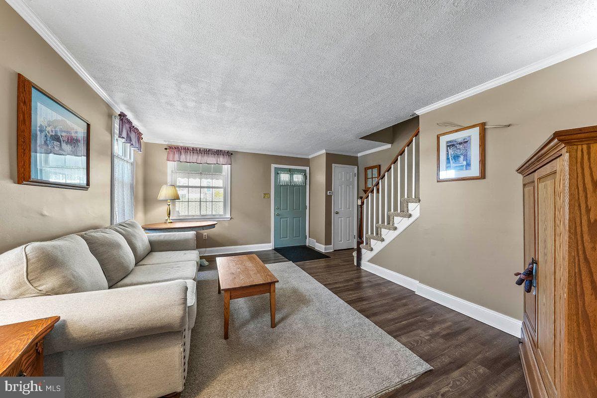 114 Lakeview Drive photo 2