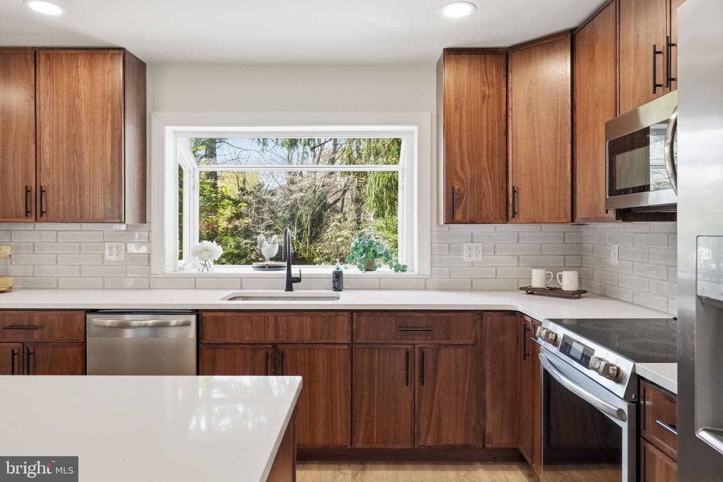 409 S Providence Road photo 34