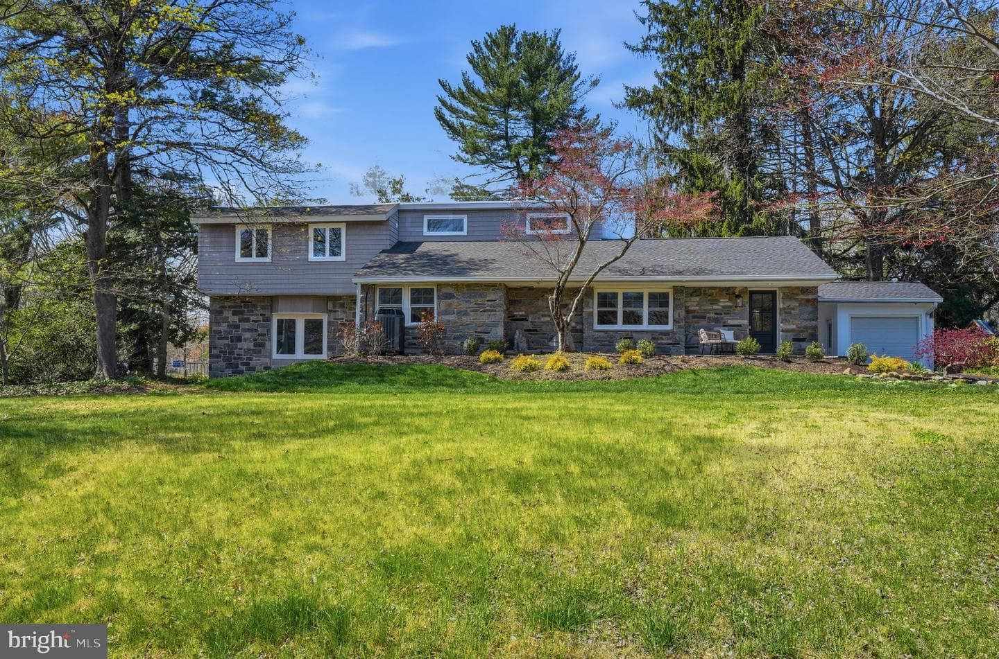 409 S Providence Road photo 7