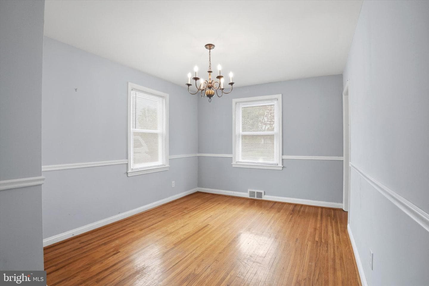 544 Lawrence Road photo 6