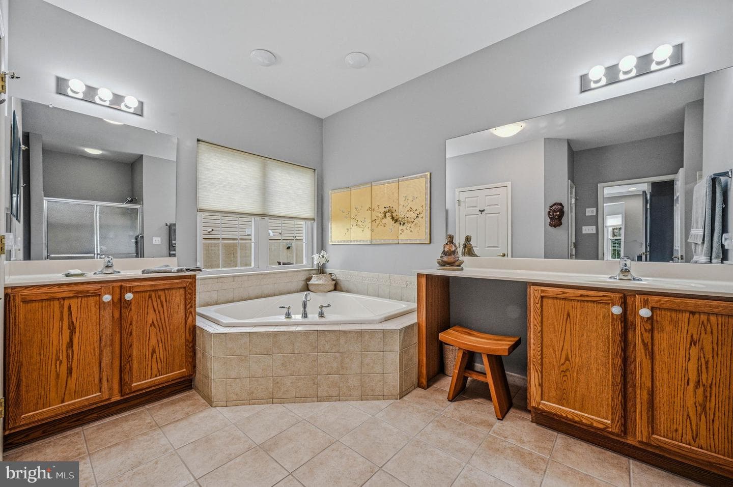 8 Irwin Drive photo 24