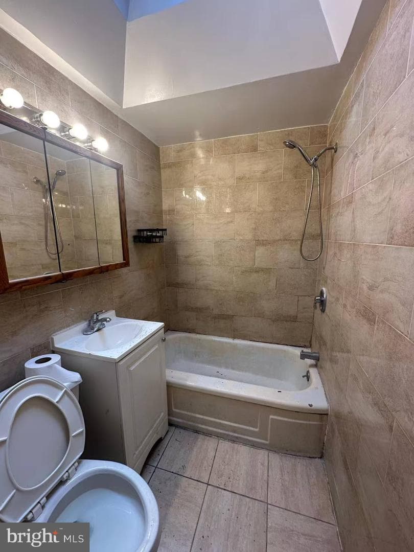 2019 Delmar Drive, Folcroft