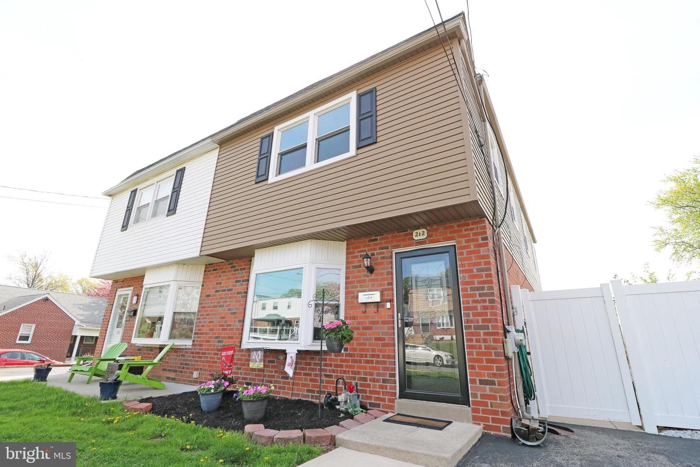 212 Riverview Avenue photo 3