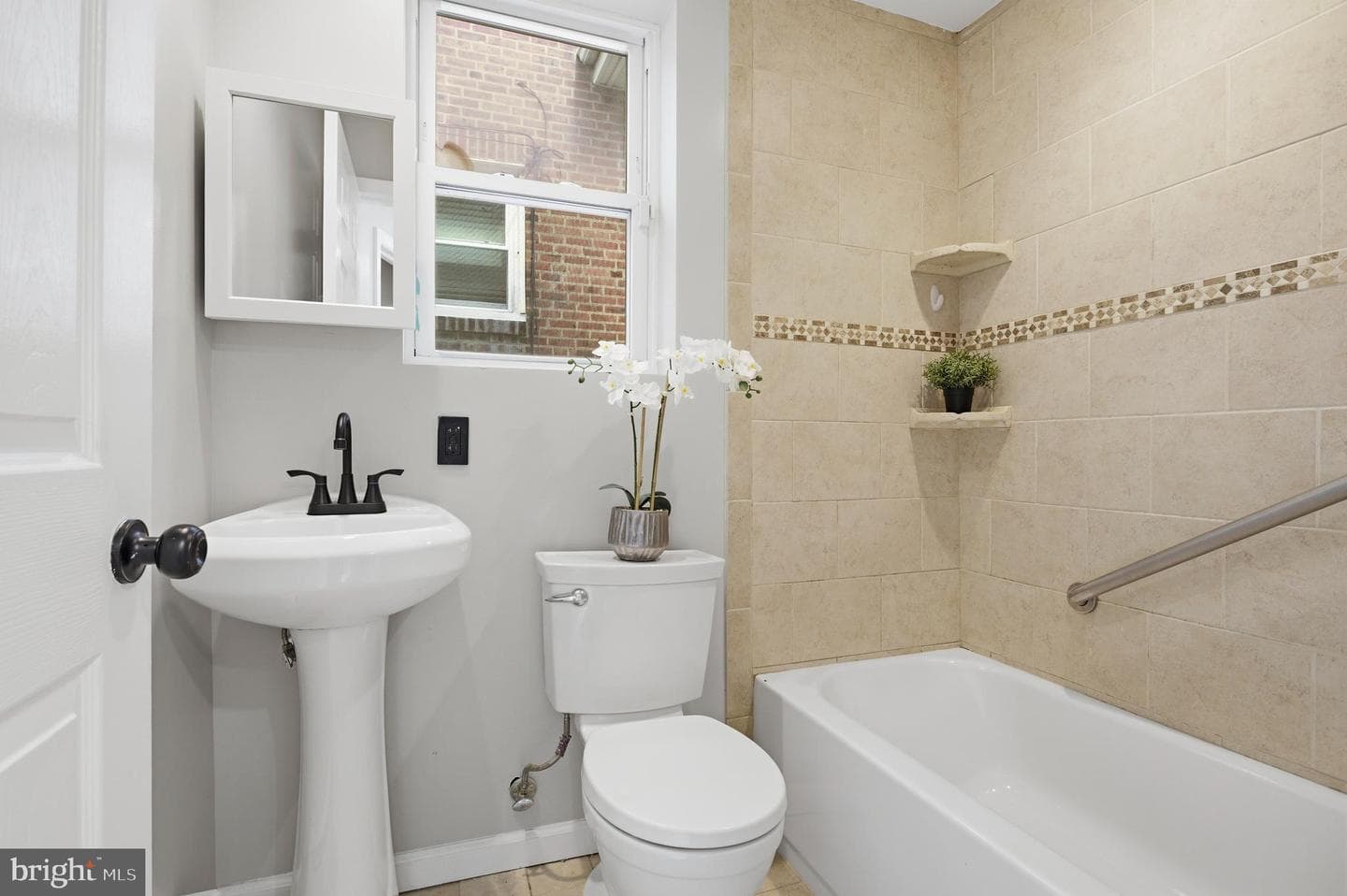 136 High Street photo 20