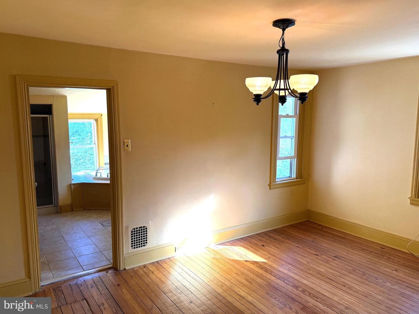 256 N Aberdeen Avenue photo 8
