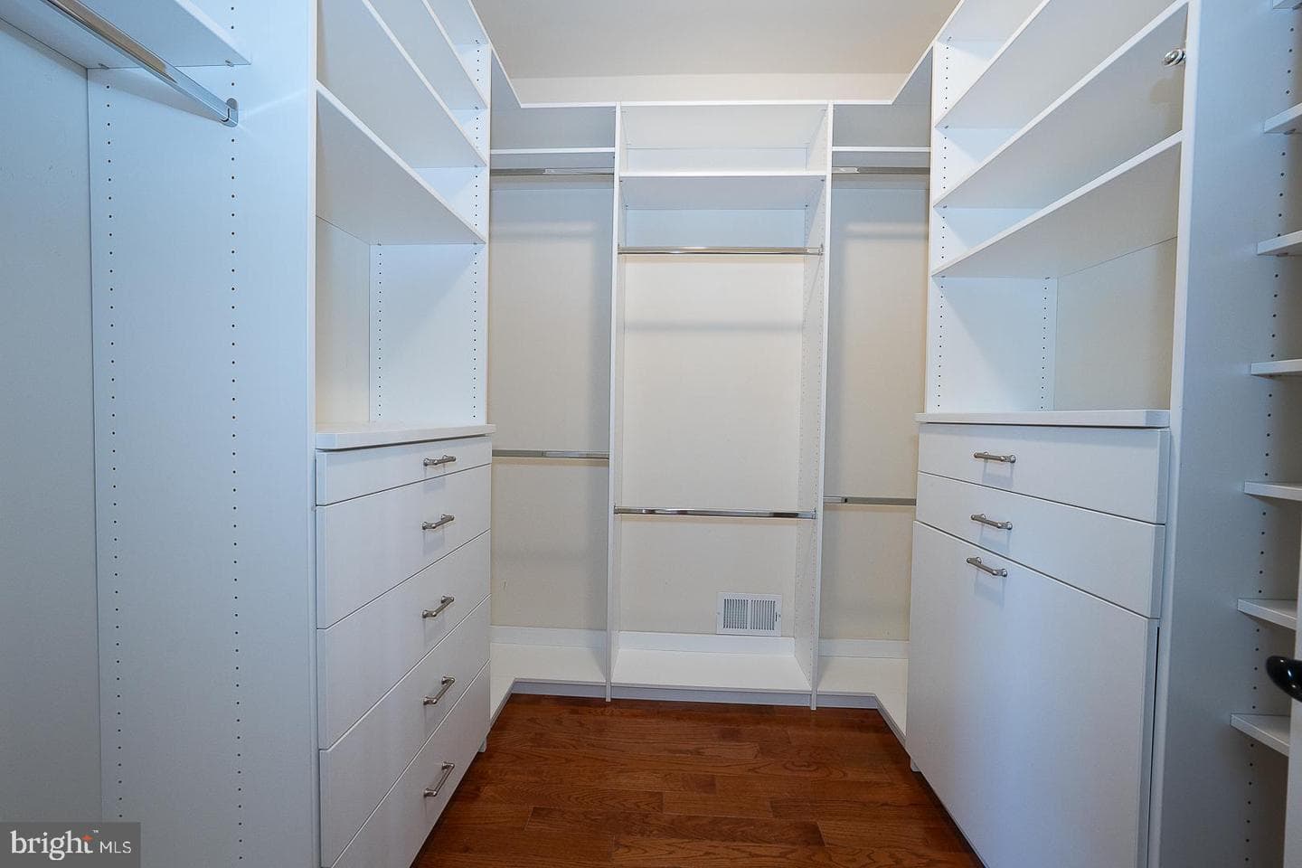 3708 Liseter Gardens photo 27
