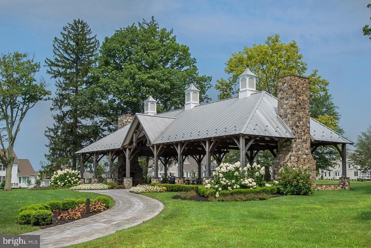 3708 Liseter Gardens photo 48