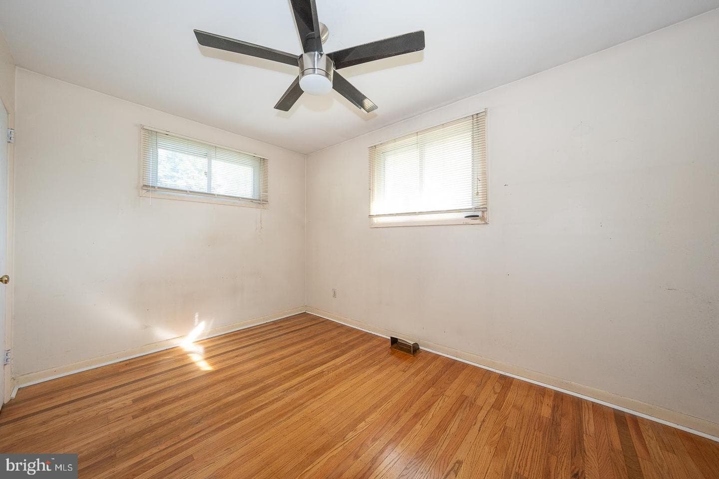 102 Tuscany Road photo 11