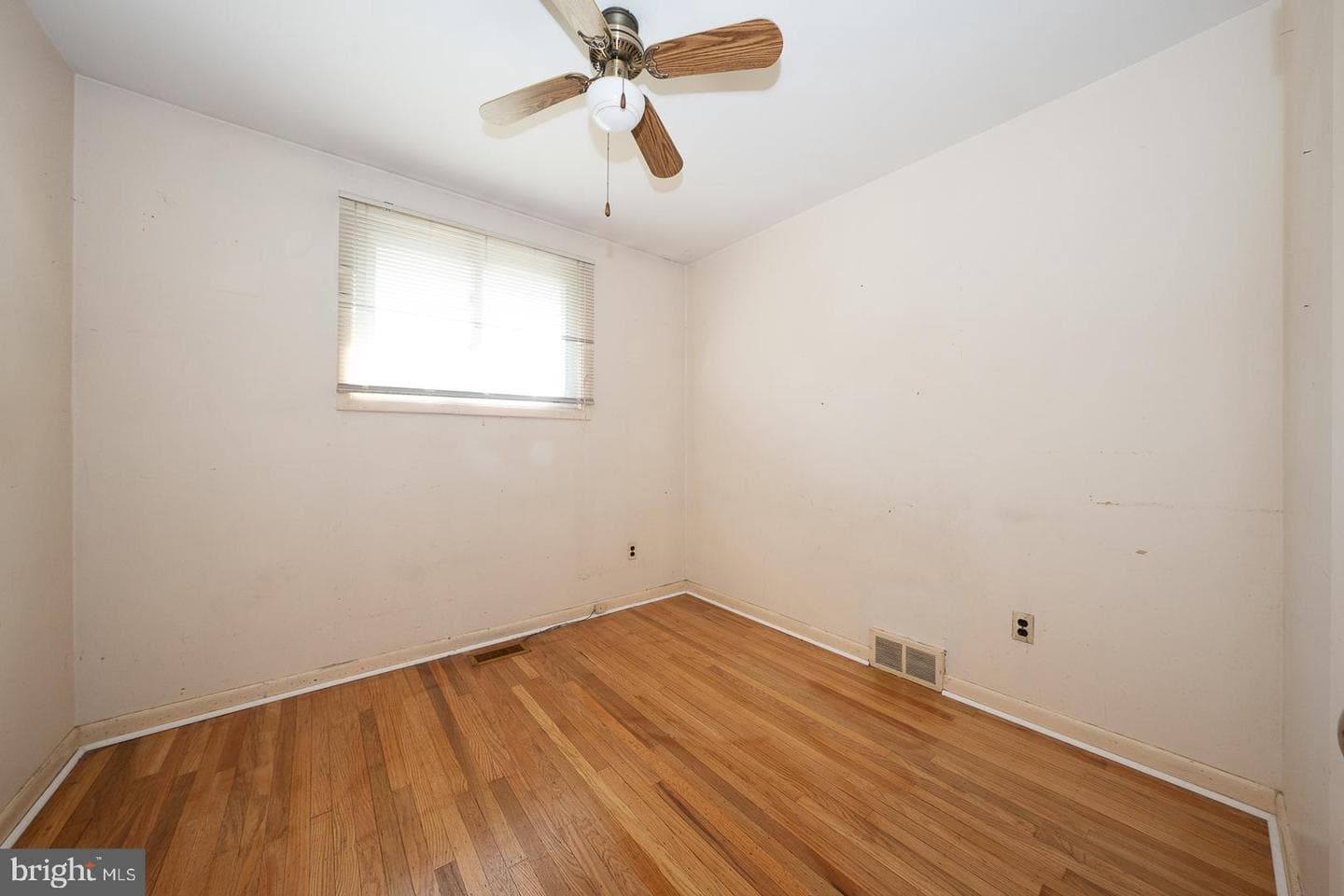 102 Tuscany Road photo 16