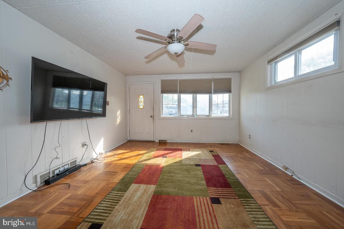 102 Tuscany Road photo 4