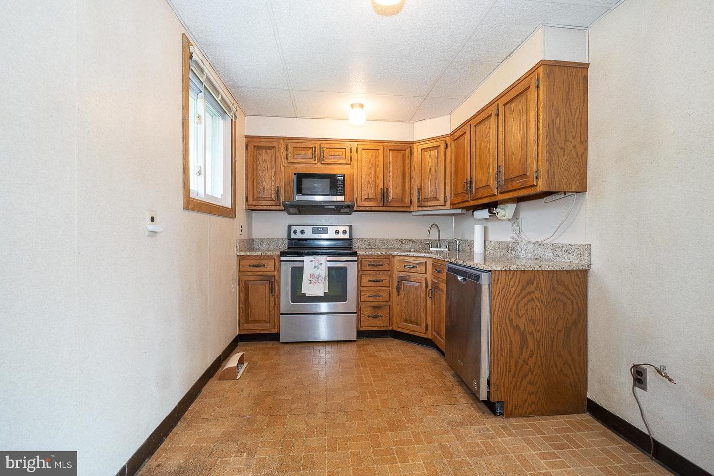 102 Tuscany Road photo 7