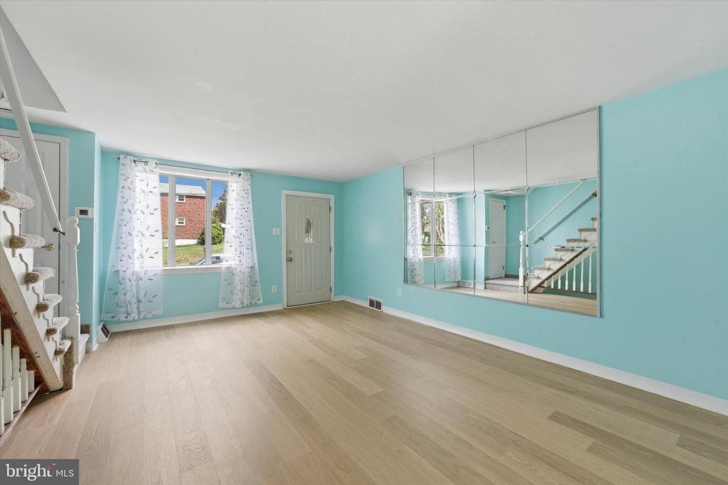 415 Park Drive photo 3