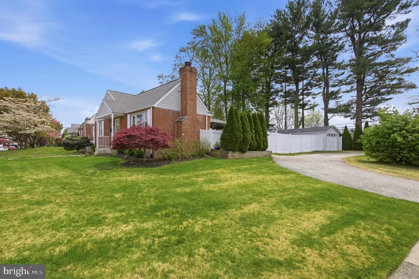 2948 Hillside Road photo 3