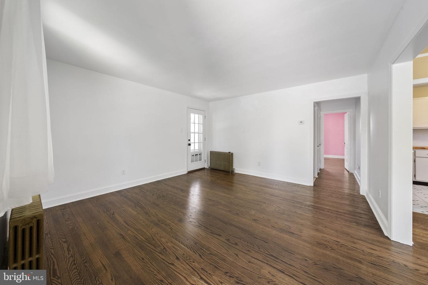 282 Davis Avenue photo 2