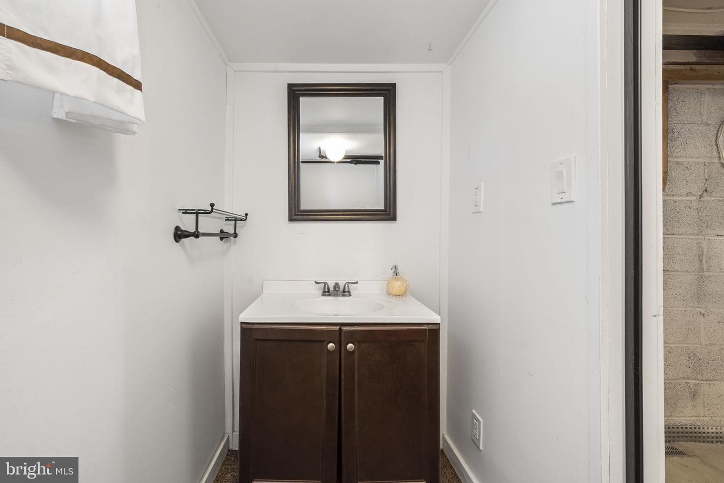282 Davis Avenue photo 21