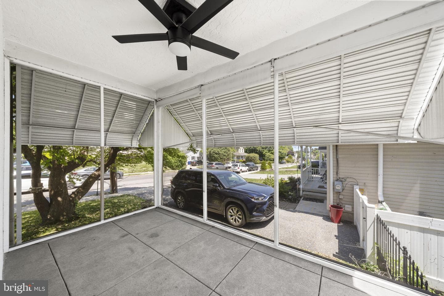 282 Davis Avenue photo 29