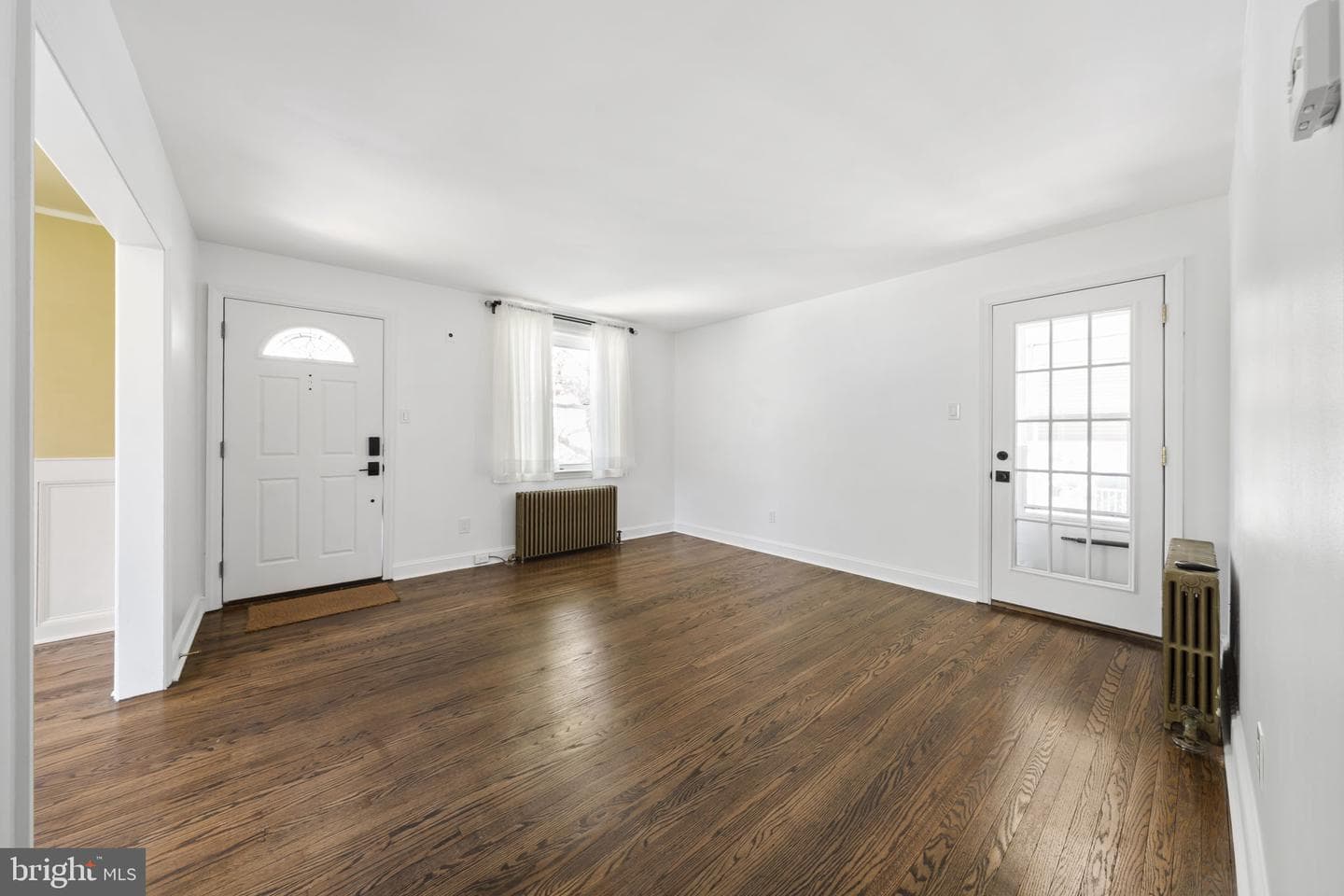 282 Davis Avenue photo 4