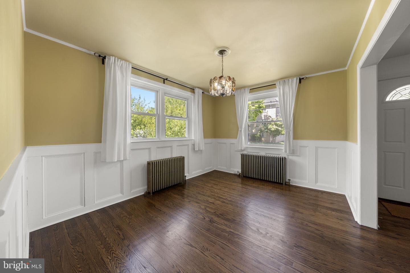 282 Davis Avenue photo 6