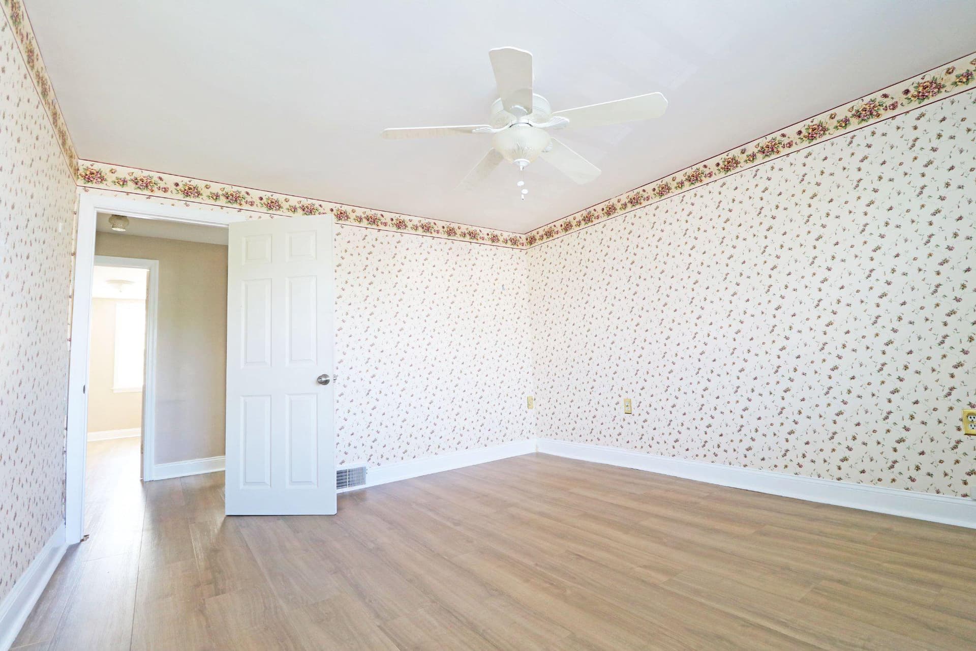 272 Westbrook Drive photo 12
