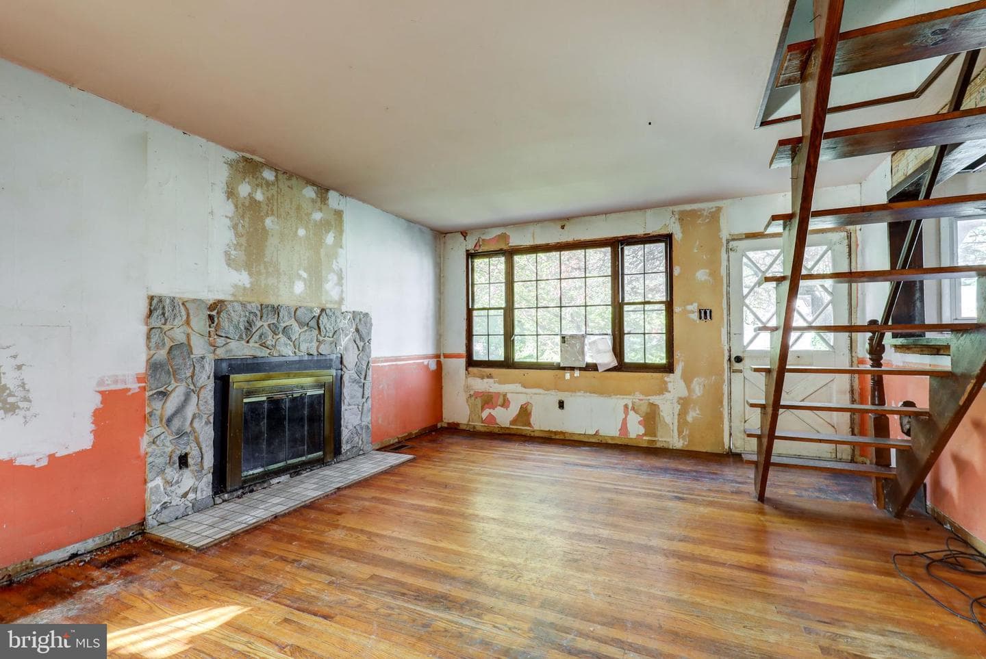 105 Garfield Avenue photo 3