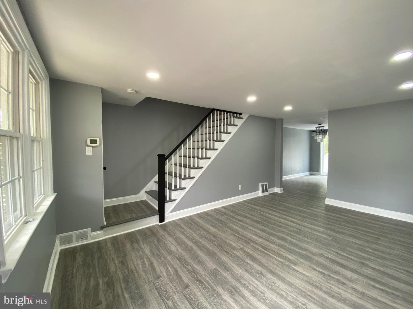 821 Hampshire Road photo 4