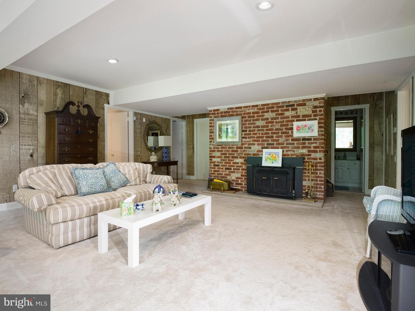 310 Jeffrey Lane photo 15