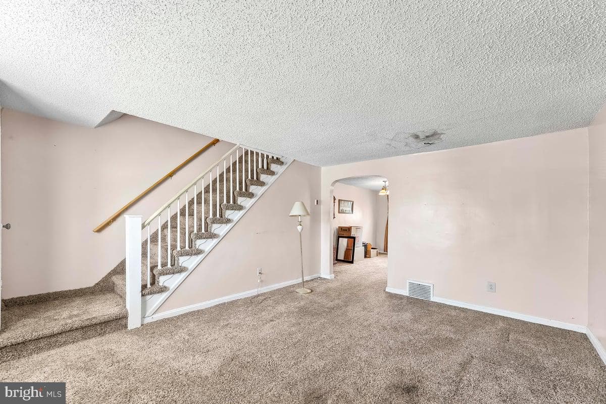 1318 Wycombe Avenue photo 3