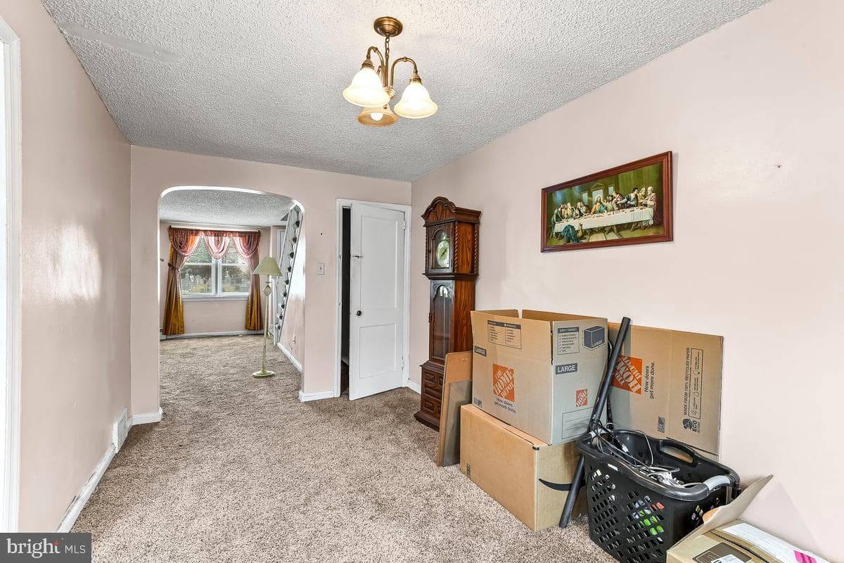 1318 Wycombe Avenue photo 8