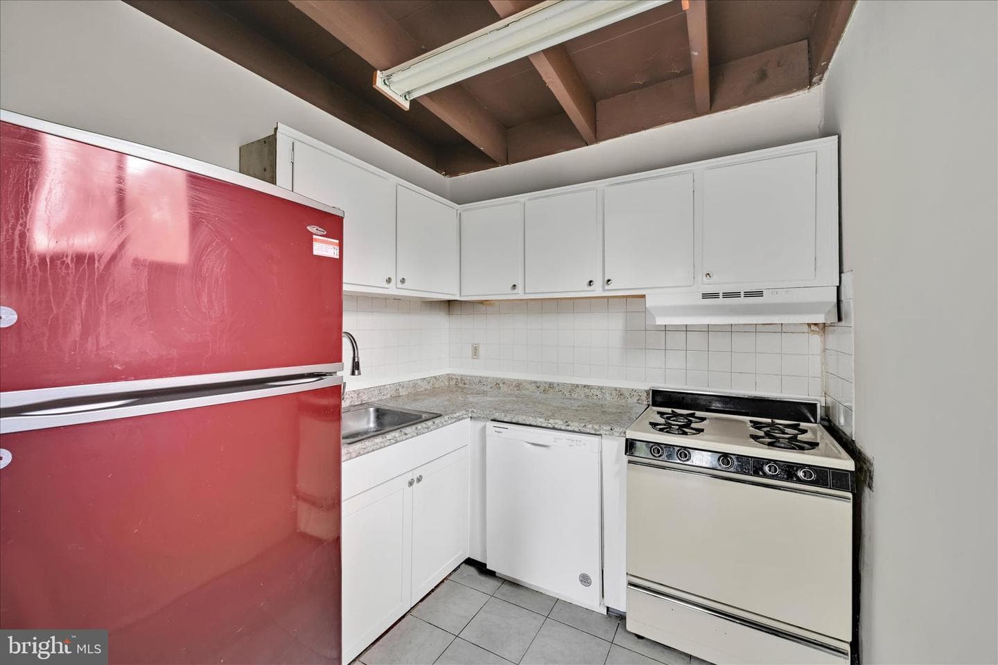 100 E Glenolden Ave # P12 photo 9