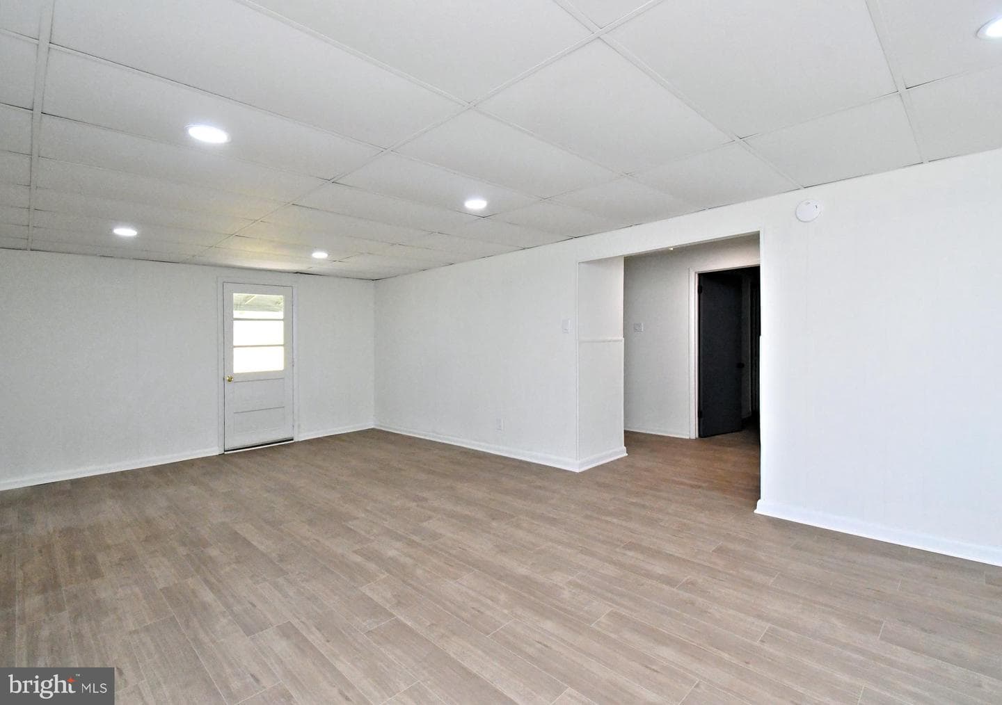 412 Camelot Drive photo 33