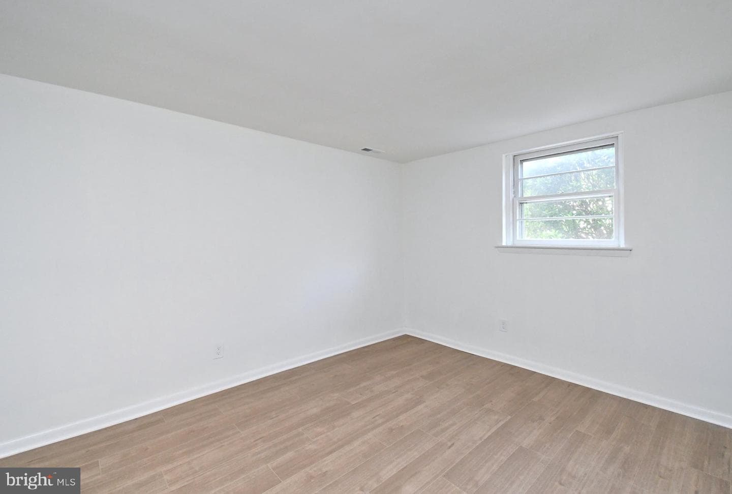 412 Camelot Drive photo 36