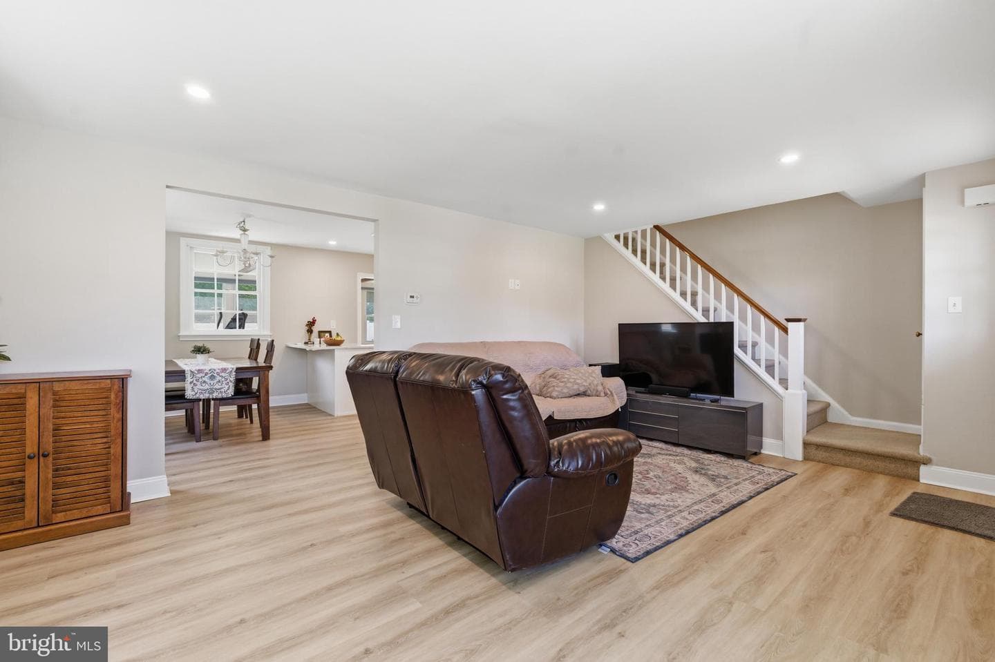 308 Canterbury Road photo 6