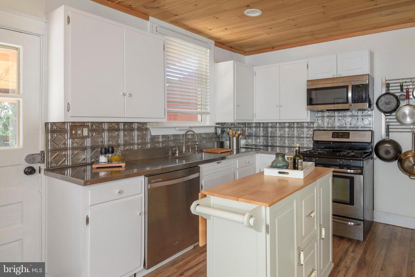 235 W Plumstead Avenue photo 14