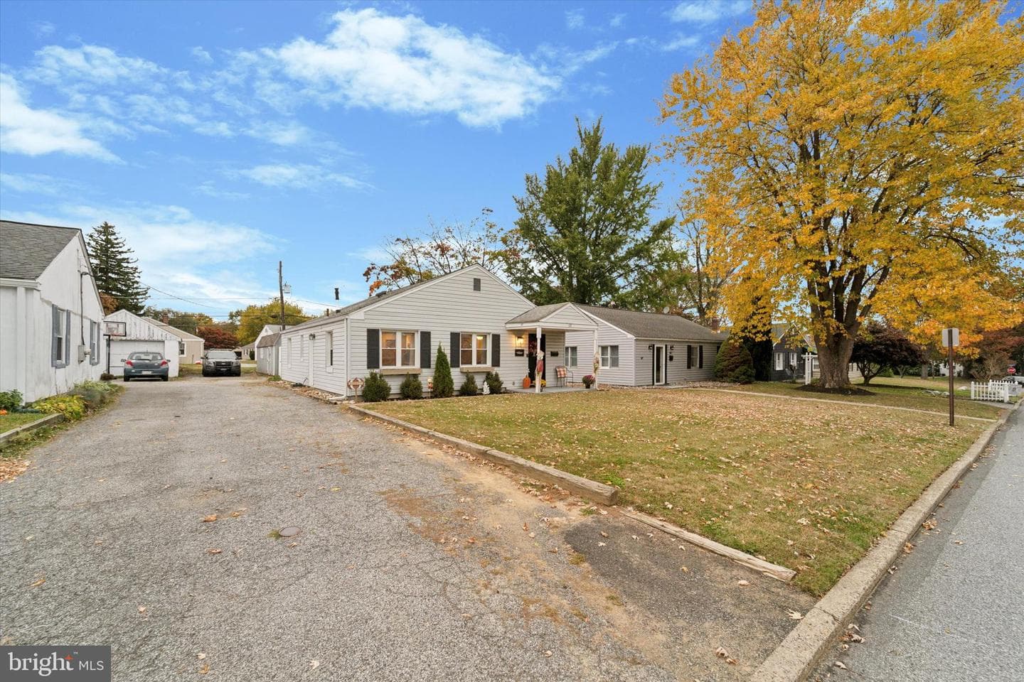 68 Florence Avenue photo 2