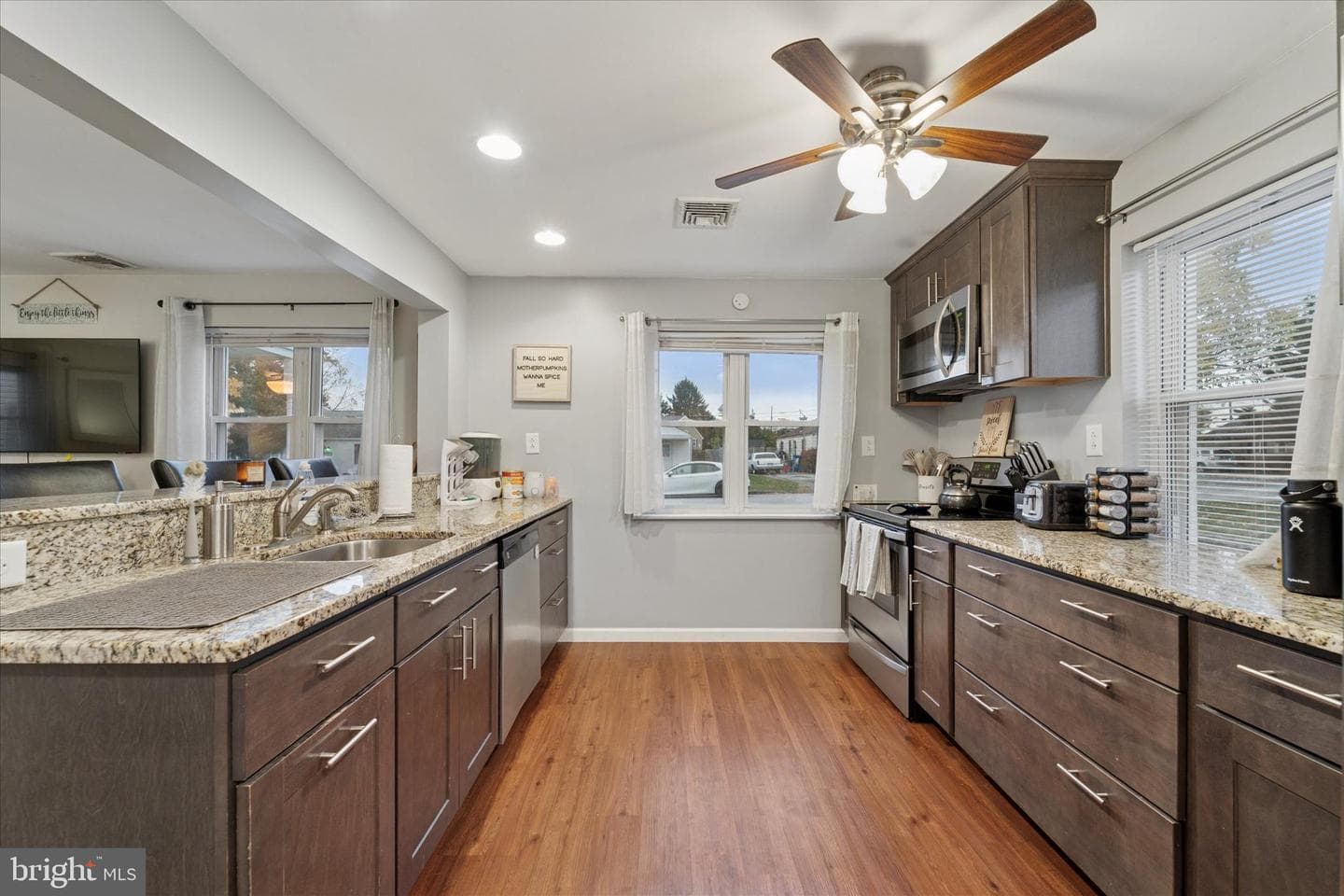 68 Florence Avenue photo 9