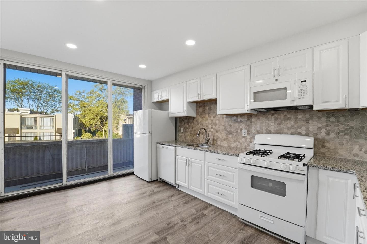 100 E Glenolden Avenue #r-10 photo 8