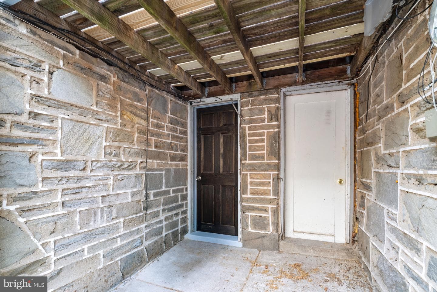 438 Glendale Road photo 35