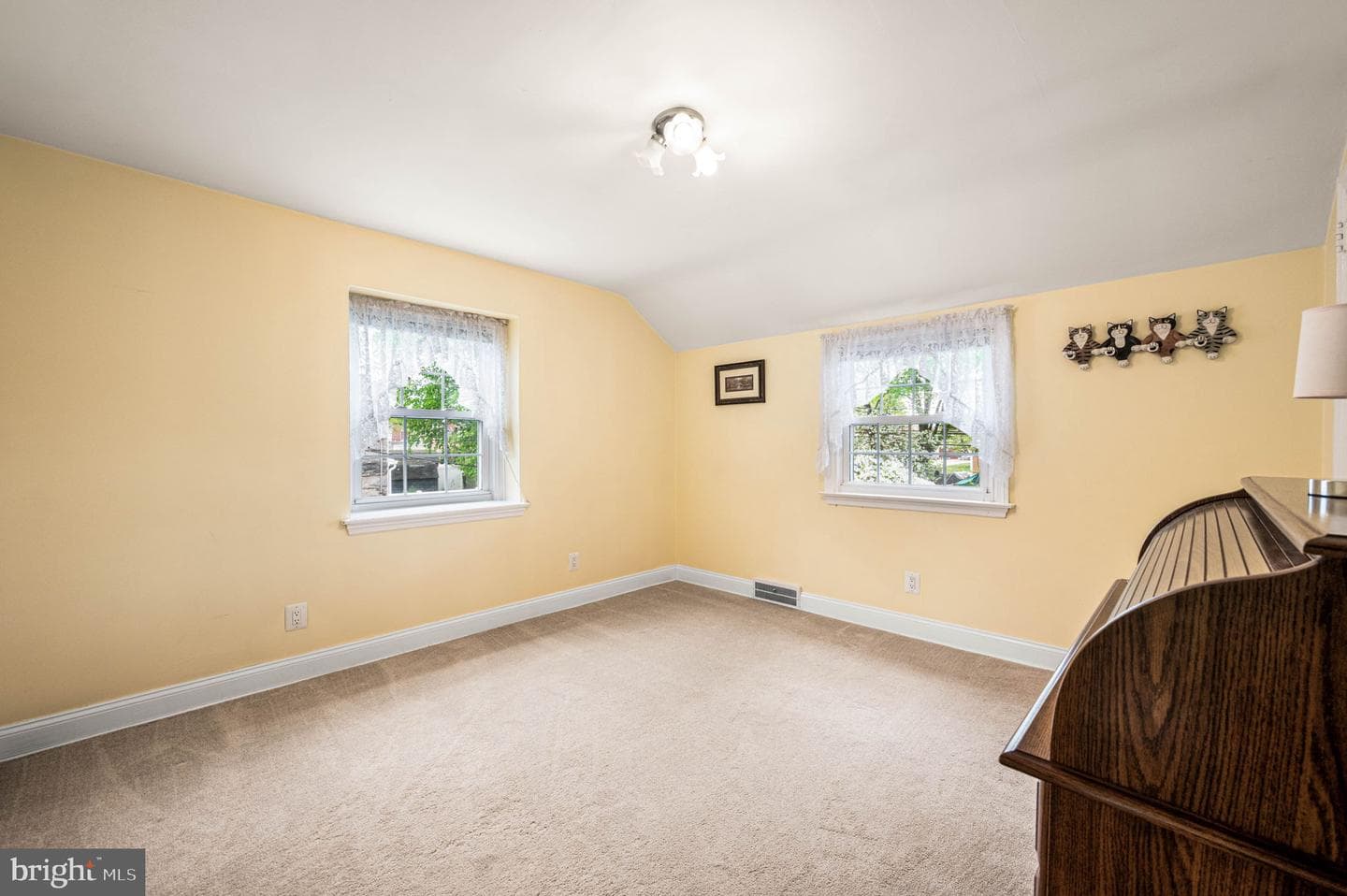 481 Maplewood Road photo 18